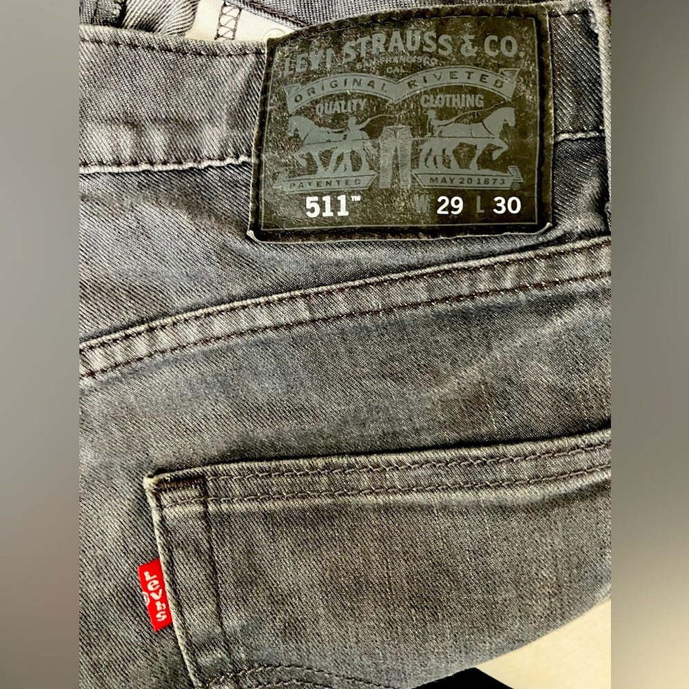Levi’s 511 Mens 29x30 SlimFit 5 pocket jeans. Charcoal Gray. 99cotton, 1Elastane